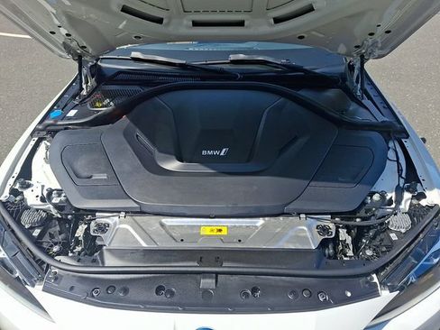 Used 2023 BMW i4 eDrive40 w/ Premium Package RWD image 27