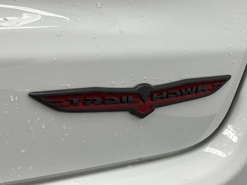 Used 2025 Jeep Compass Trailhawk AWD/4WD image 27