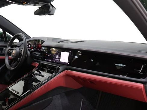 Used 2025 Porsche Panamera 4 image 17