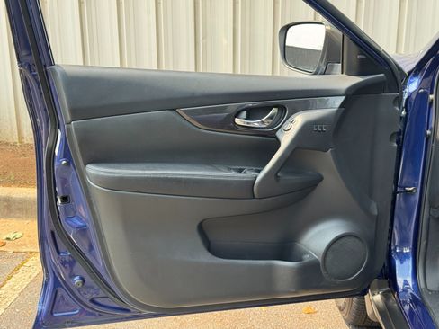 Used 2018 Nissan Rogue SV w/ Premium Package AWD/4WD image 36