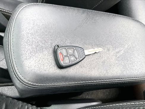 Used 2010 Chrysler Sebring Touring w/ Special Touring Group image 10