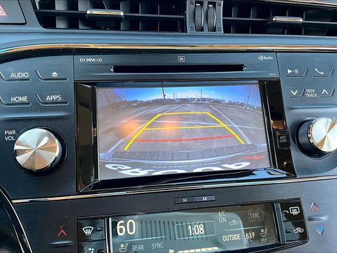 Used 2017 Toyota Avalon Limited image 25