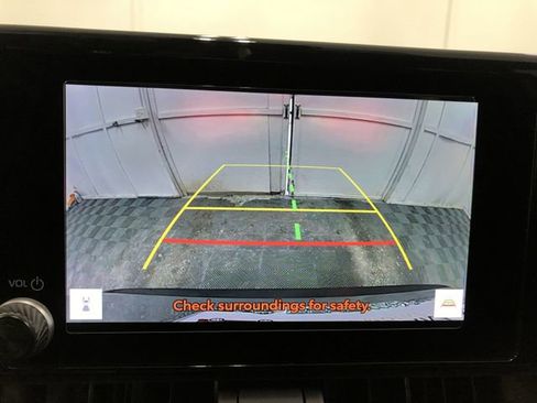 Used 2023 Toyota RAV4 LE AWD/4WD image 21