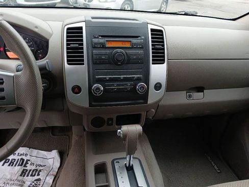 Used 2011 Nissan Frontier SV image 16