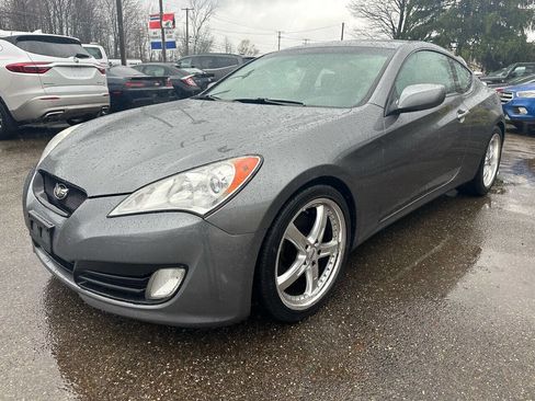 Used 2010 Hyundai Genesis 2.0T image 2