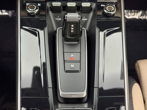 Used 2025 Porsche 911 Carrera image 32