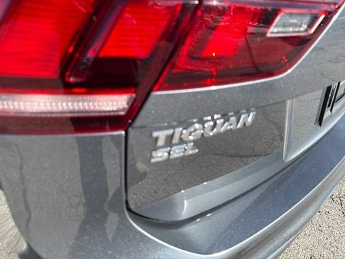 Used 2018 Volkswagen Tiguan SEL AWD/4WD image 29