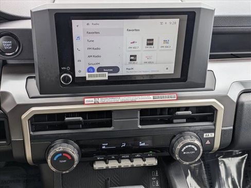 Certified 2025 Toyota Tacoma SR5 AWD/4WD image 14