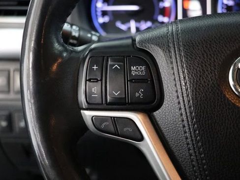 Used 2019 Toyota Highlander Limited Platinum AWD/4WD image 17