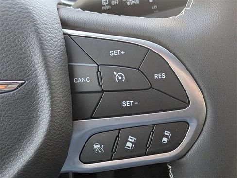 New 2026 Chrysler Pacifica Select image 28