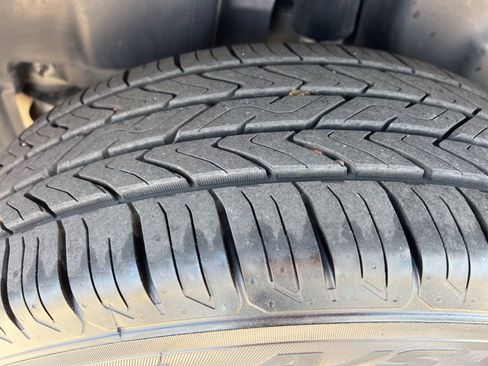 Used 2019 Jeep Cherokee Latitude w/ Popular Appearance Group image 10