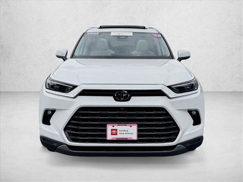 Certified 2025 Toyota Grand Highlander AWD image 2