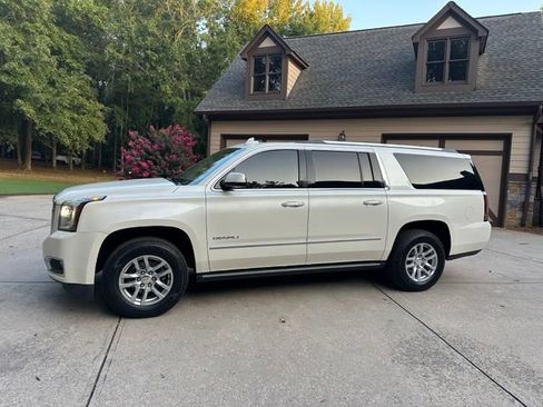 Used 2015 GMC Yukon XL Denali w/ Premium Package RWD image 2