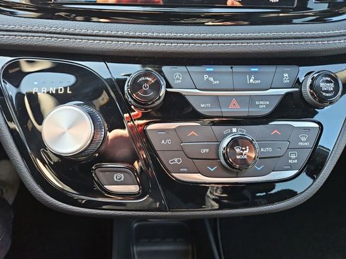 New 2026 Chrysler Pacifica Select w/ S Appearance Package image 27