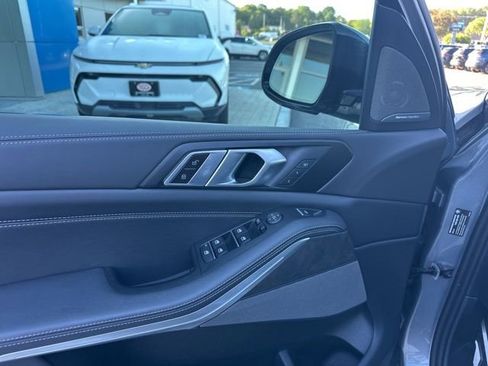 Used 2024 BMW X5 xDrive40i w/ M Sport Package AWD/4WD image 21