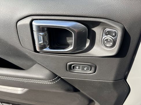 Used 2023 Jeep Wrangler Sahara w/ Cold Weather Group image 18