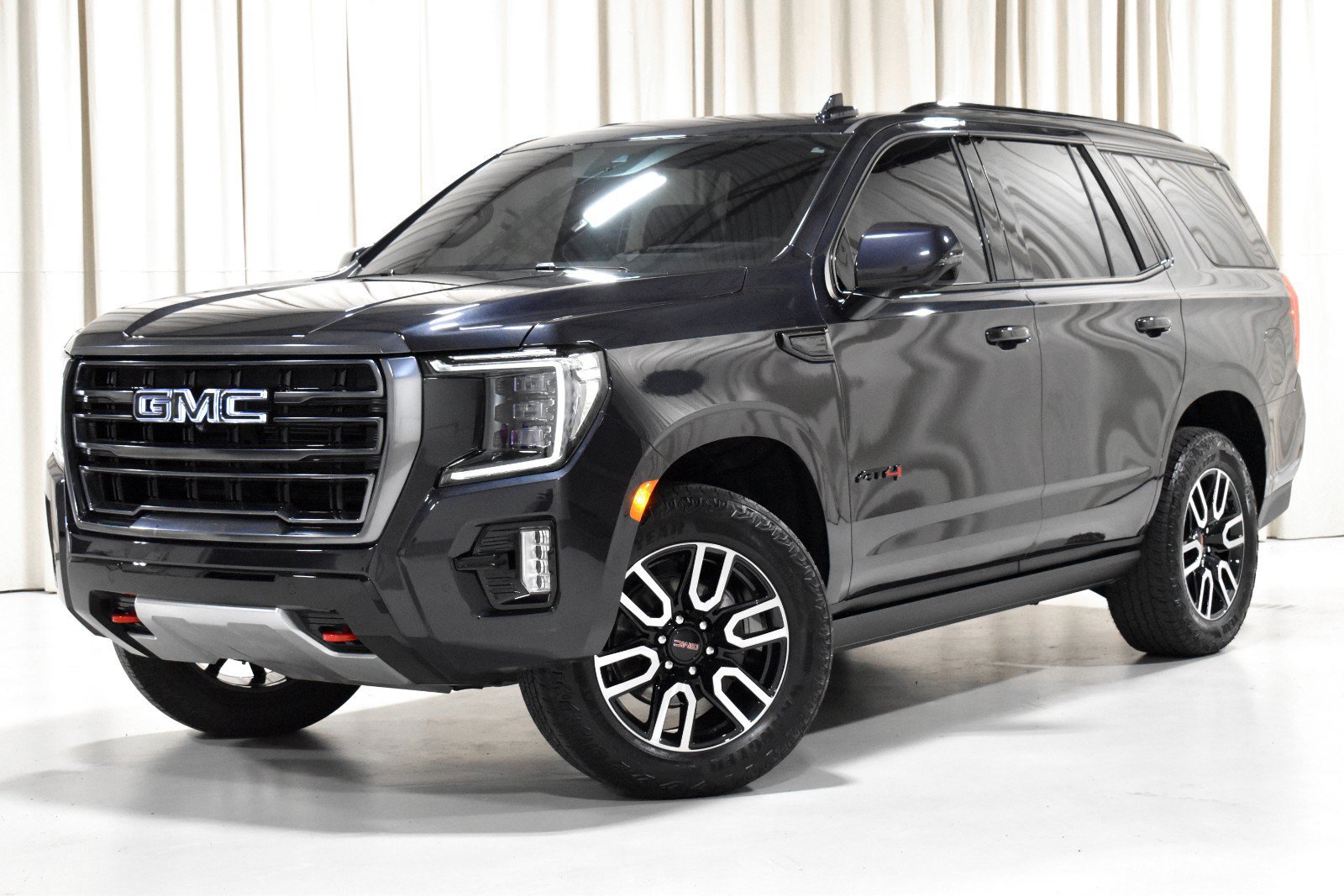Used 2024 GMC Yukon AT4 w/ AT4 Premium Plus Package AWD/4WD image 1