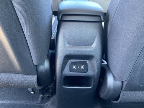 Used 2025 Hyundai Venue SEL FWD image 49