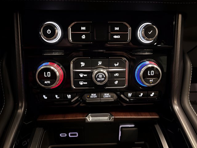 Certified 2024 GMC Yukon Denali Ultimate w/ LPO, Illumination Package AWD/4WD image 34