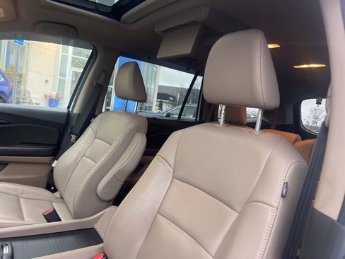 Certified 2020 Honda Pilot Touring image 17