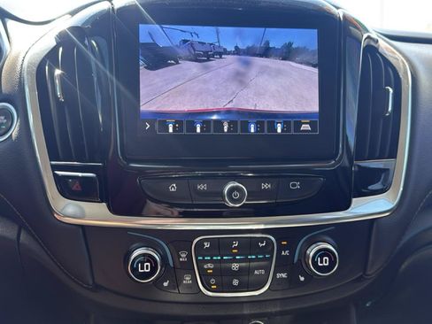Used 2020 Chevrolet Traverse RS FWD image 25