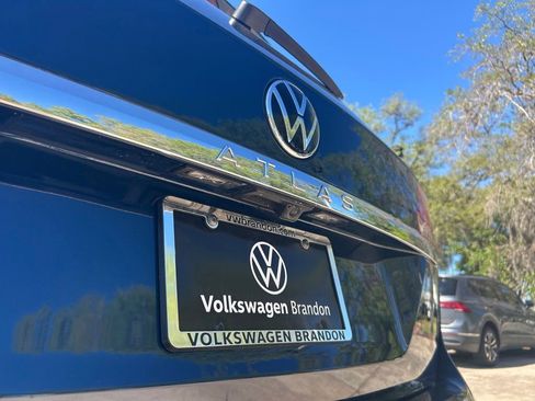 Used 2023 Volkswagen Atlas SE w/ Black Wheel Package FWD image 46