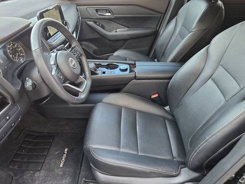 Used 2023 Nissan Rogue SL w/ SL Premium Package image 12