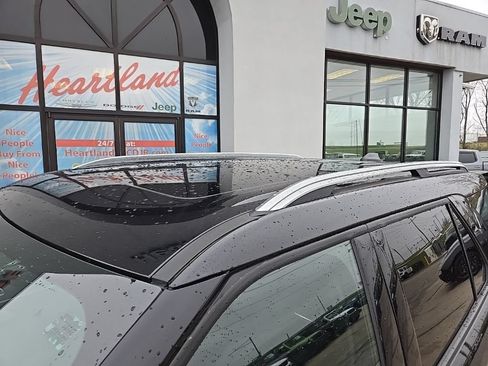 Used 2025 Ford Explorer Platinum w/ LUX Leather Package AWD/4WD image 18