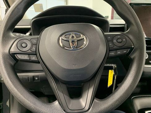 Used 2025 Toyota Corolla LE FWD image 15