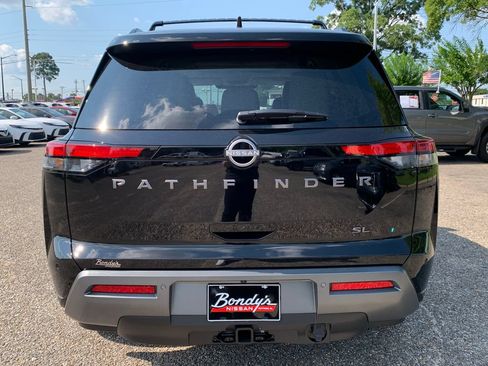 New 2026 Nissan Pathfinder SL w/ SL Premium Package FWD image 4