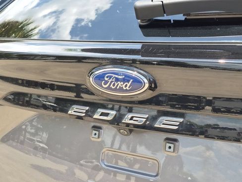Used 2023 Ford Edge Titanium AWD/4WD image 5
