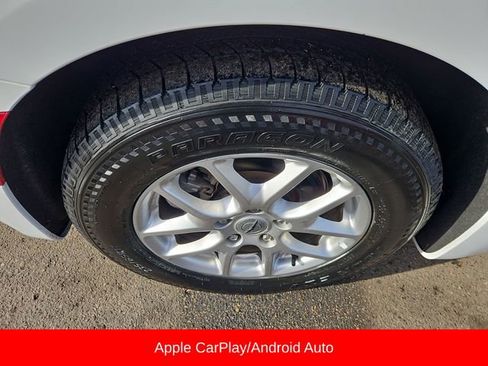 Used 2023 Chrysler Pacifica Touring-L image 15