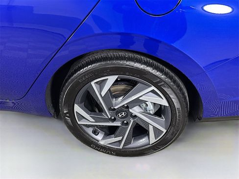 Certified 2024 Hyundai Elantra SEL w/ Convenience Package image 35