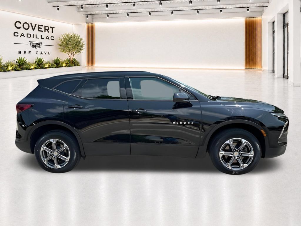 Used 2024 Chevrolet Blazer LT w/ Convenience Package FWD image 15