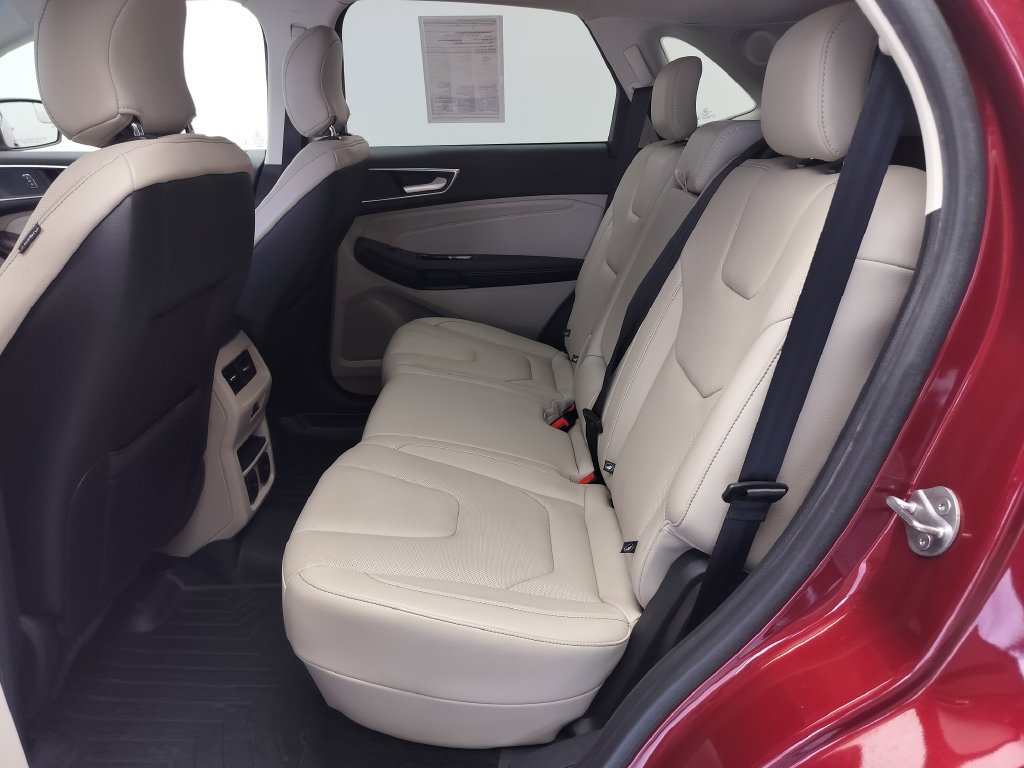 Used 2018 Ford Edge Titanium w/ Equipment Group 301A FWD image 19