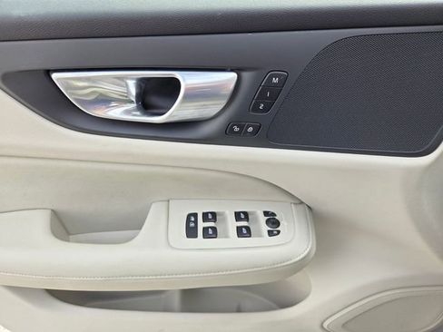 Used 2024 Volvo S60 B5 Plus image 23