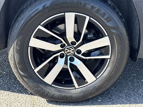 Used 2023 Volkswagen Atlas SE image 7