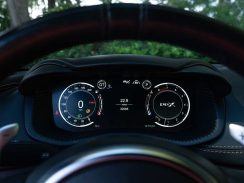 Used 2021 Aston Martin DBX AWD/4WD image 12