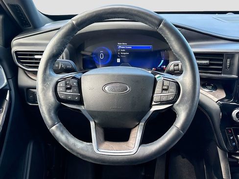 Used 2022 Ford Explorer Platinum w/ Equipment Group 601A image 11