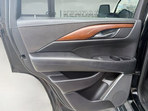 Used 2018 Cadillac Escalade Premium Luxury image 24