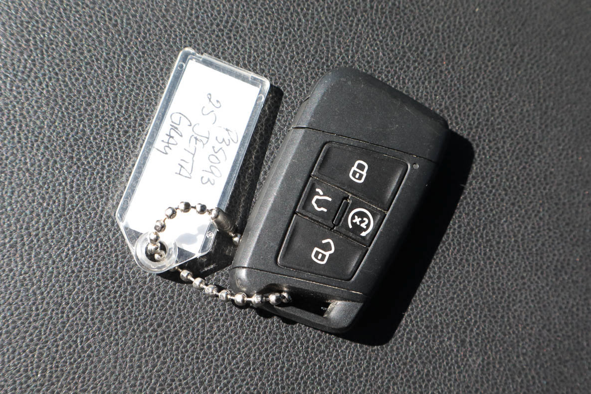 Used 2024 Volkswagen Jetta SE FWD image 29