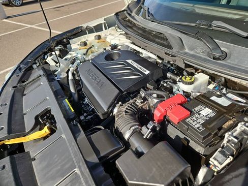 Used 2023 Nissan Rogue S AWD/4WD image 21