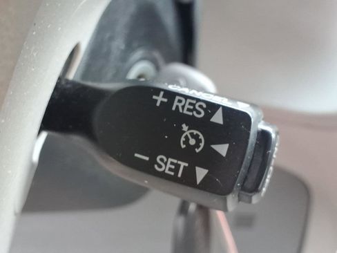 Used 2013 Toyota Sienna XLE FWD image 26