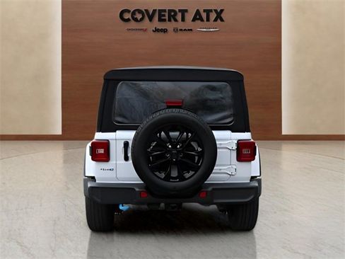 Used 2024 Jeep Wrangler Unlimited Sahara image 4