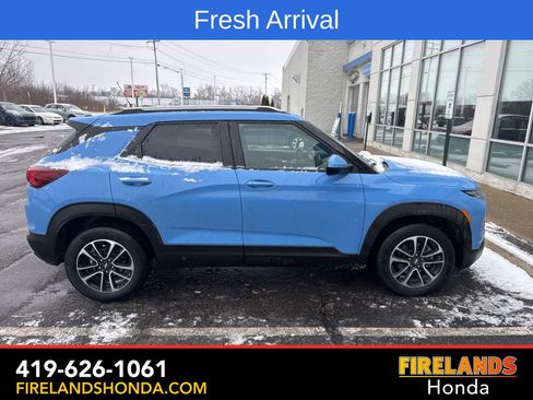 Used 2024 Chevrolet TrailBlazer LT w/ LT Cold Weather Package image 8