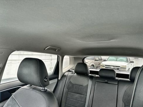 Used 2024 Volkswagen Taos SE image 16