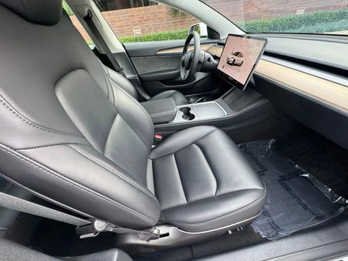 Used 2021 Tesla Model 3 Standard Range Plus image 12