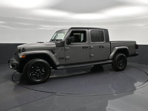 Used 2022 Jeep Gladiator Sport AWD/4WD image 7