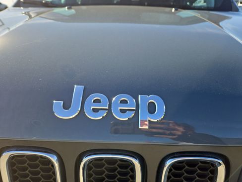 Used 2018 Jeep Renegade Latitude image 40