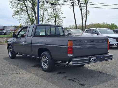 Used 1991 Nissan Pickup 2WD King Cab image 8